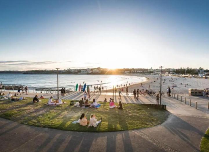 Апартаменты Best Location At Bondi Beach, On The Beach! Сидней Экстерьер фото